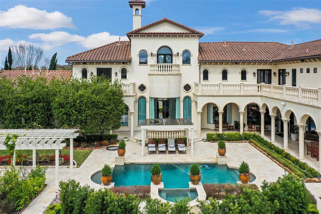 Luxury Home for Sale in Royal Oaks Pride Street Realty